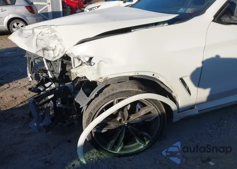 2021 BMW X4 M40I z USA, uszkodzony, nr VIN 5UX2V5C03M9F04922